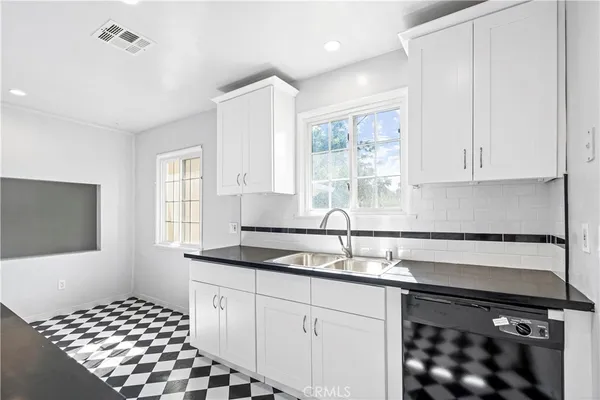 $3,950 | 7721 Oakdale Avenue, Winnetka, CA 91306