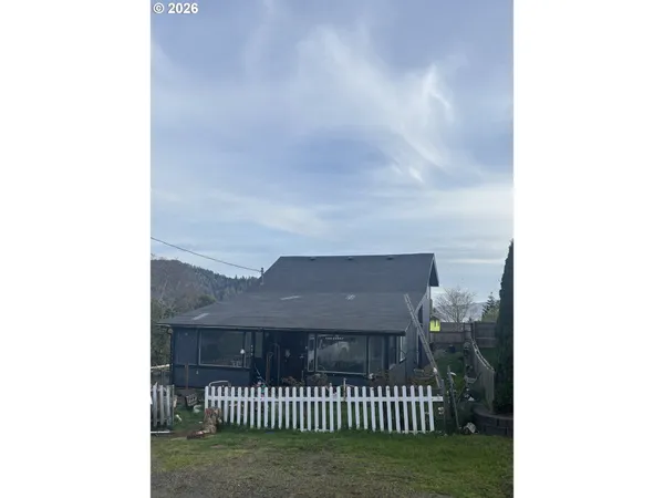 $249,950 | 405 Evergreen Avenue, Garibaldi, OR 97118