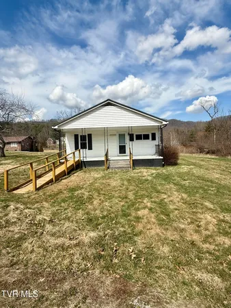 $79,900 | 11446 Bedford Road, Coeburn, VA 24230