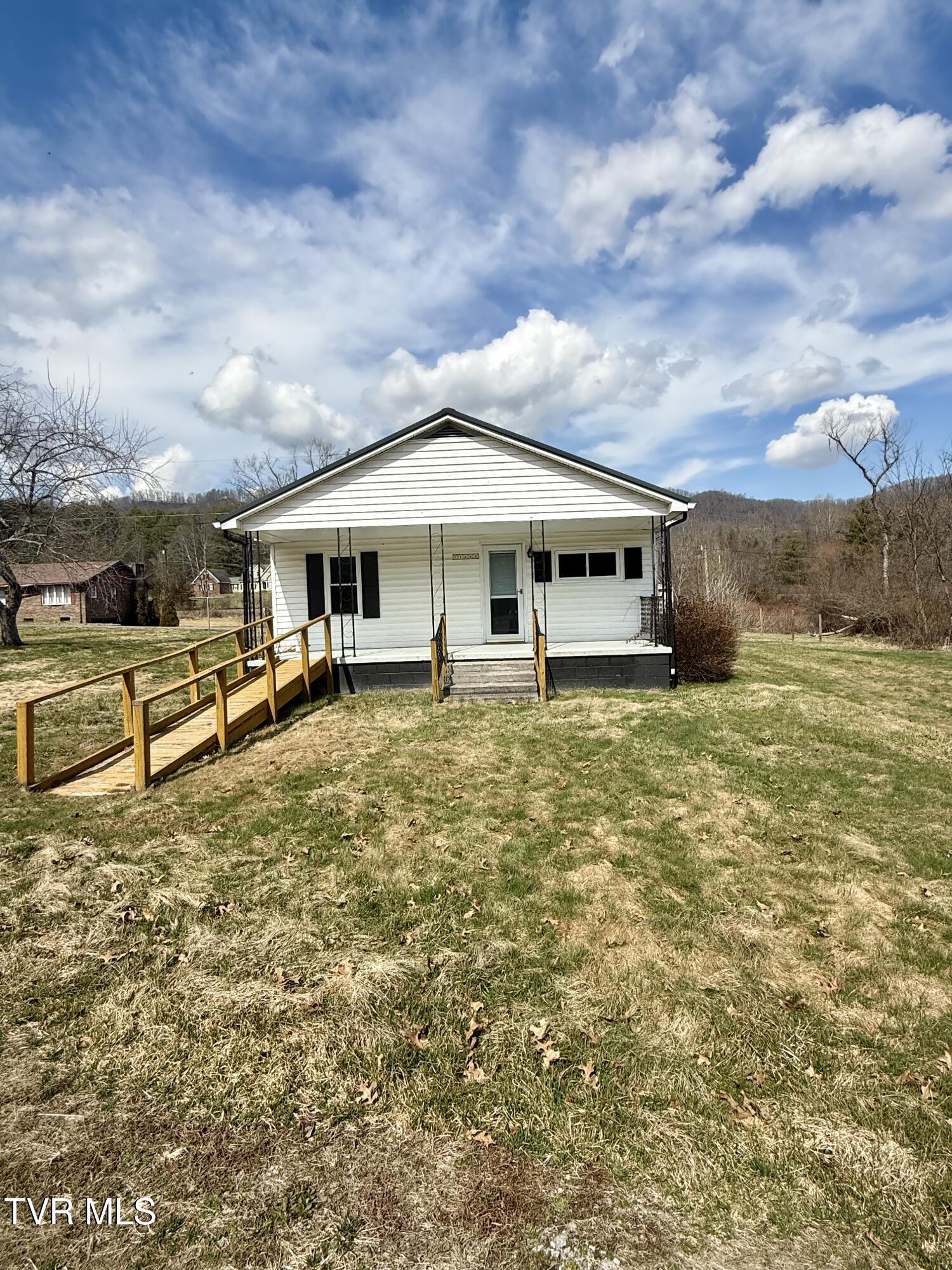 11446 Bedford Road Coeburn, VA 24230 - Photo 1 of 24 outside front view