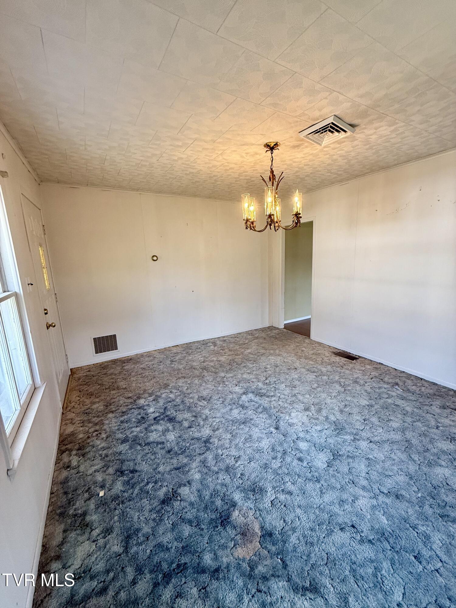 11446 Bedford Road Coeburn, VA 24230 - Photo 14 of 24 living space