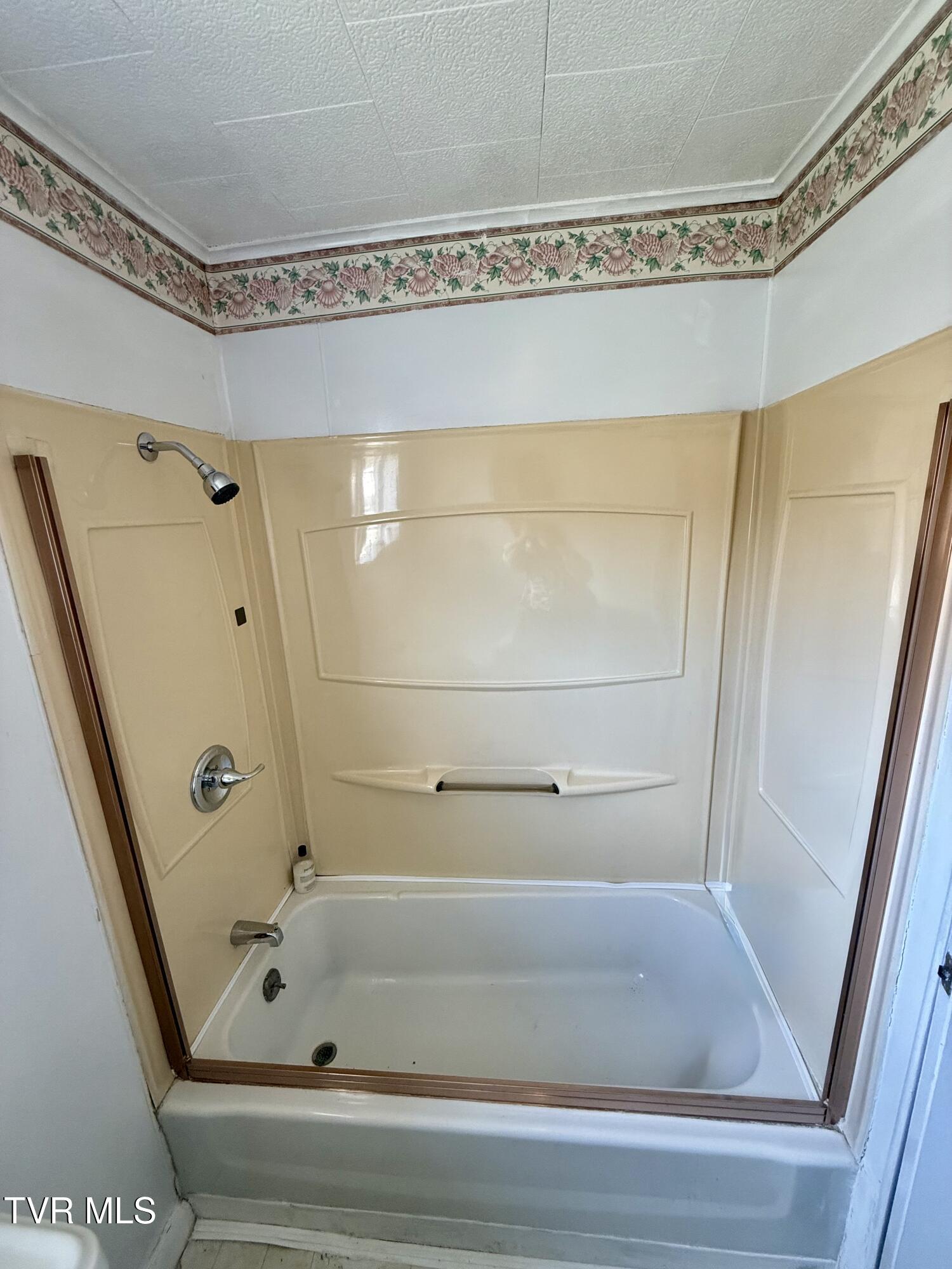 11446 Bedford Road Coeburn, VA 24230 - Photo 16 of 24 bath