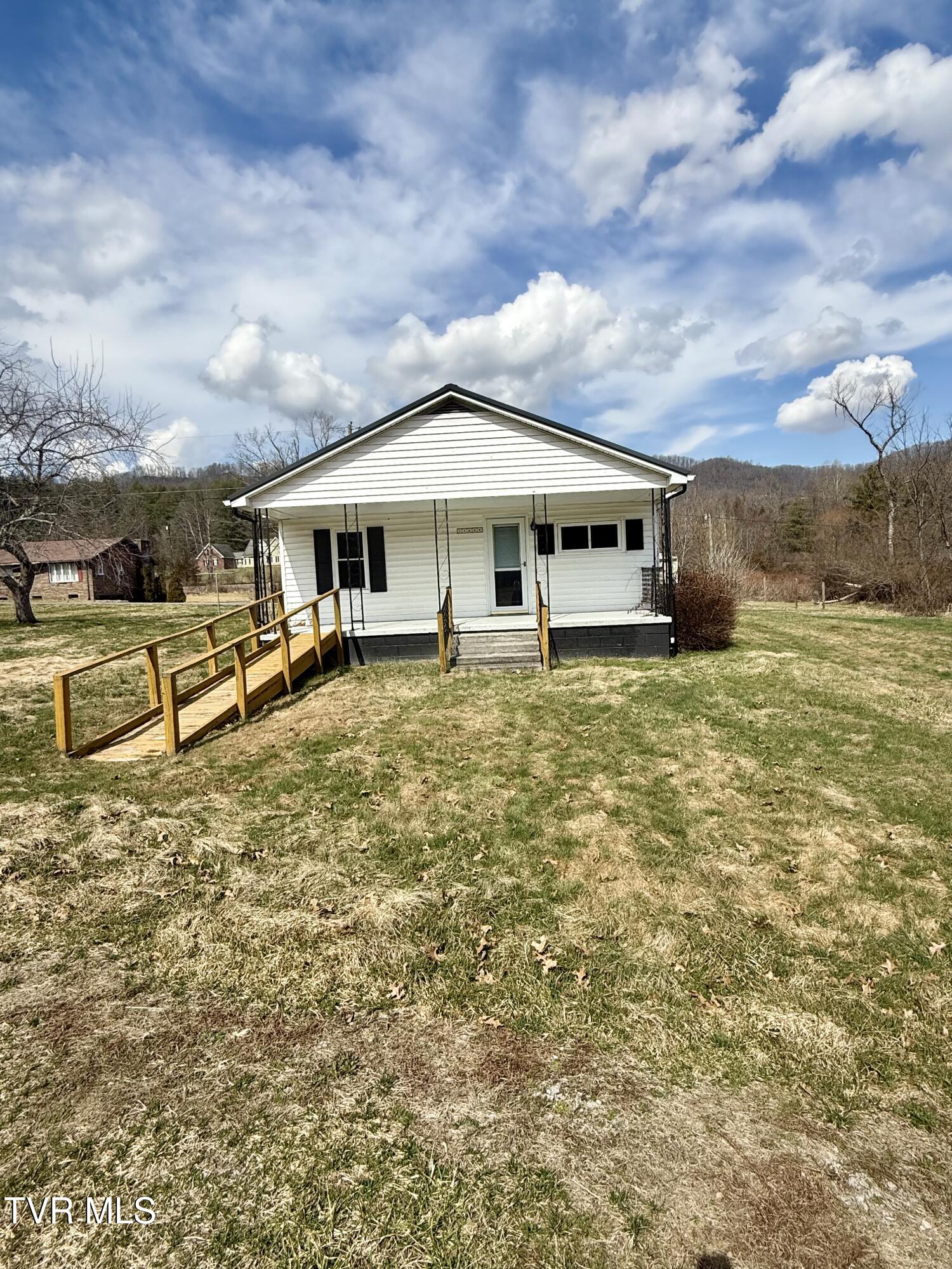 11446 Bedford Road Coeburn, VA 24230 - Photo 20 of 24 outside front view