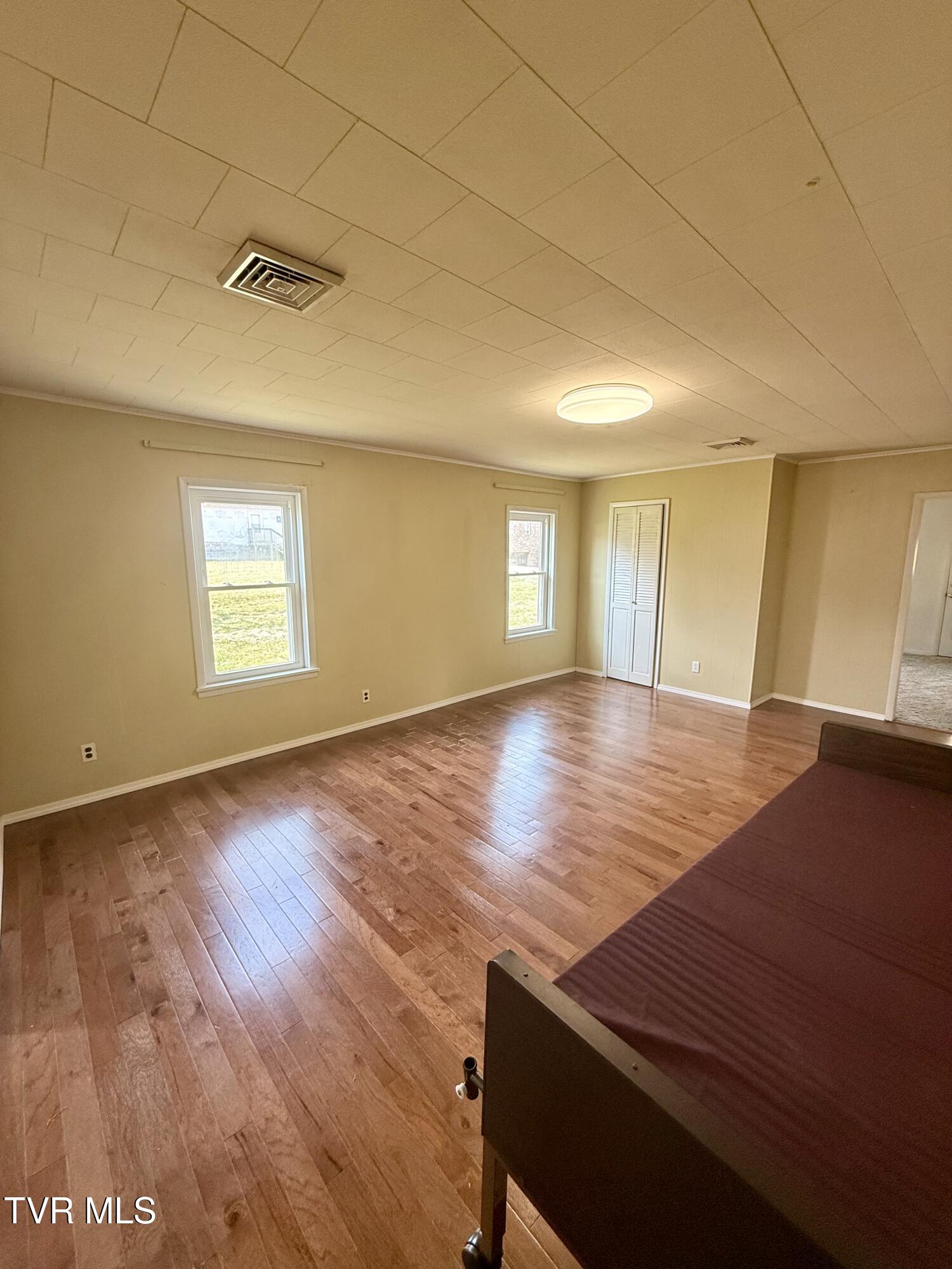 11446 Bedford Road Coeburn, VA 24230 - Photo 4 of 24 living space