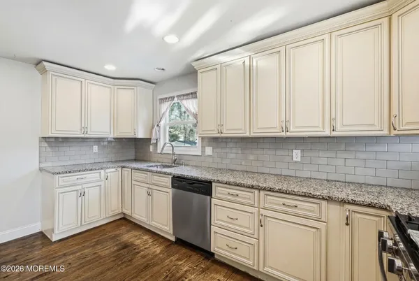 $42,000 | 19 Carole Drive, Oakhurst, NJ 07755