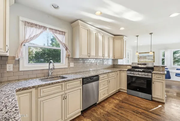 $42,000 | 19 Carole Drive, Oakhurst, NJ 07755