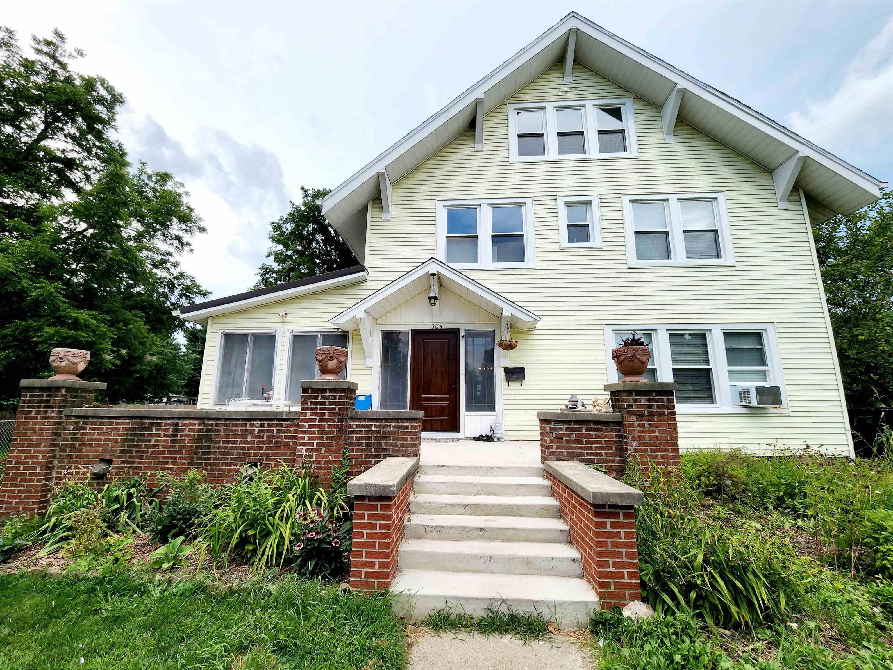 504 Fulton Avenue Rochester, IN 46975 - Photo 1 of 17