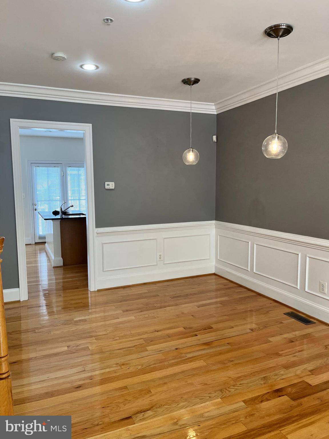 711 Carpenter Road Alexandria, VA 22314 - Photo 6 of 30 Dining Room