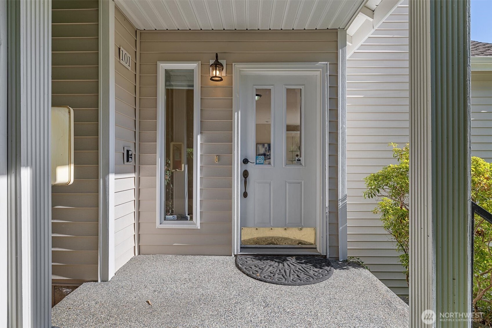 9804 Northeast Riverbend Drive, Unit B101 Bothell, WA 98011 - Photo 5 of 36