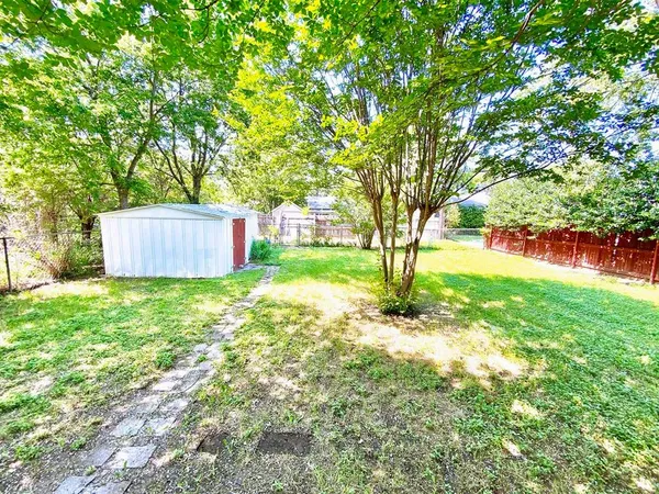 $2,150 | 4808 Curzon Avenue, Fort Worth, TX 76107
