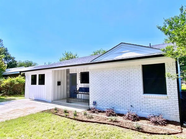$2,150 | 4808 Curzon Avenue, Fort Worth, TX 76107