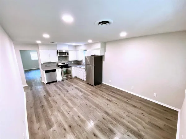 $2,150 | 4808 Curzon Avenue, Fort Worth, TX 76107