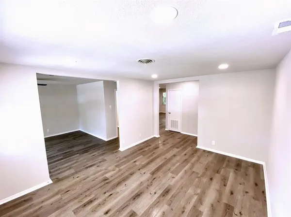 $2,150 | 4808 Curzon Avenue, Fort Worth, TX 76107