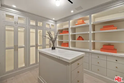 $19,995,000 | 1072 Amalfi Drive, Pacific Palisades, CA 90272
