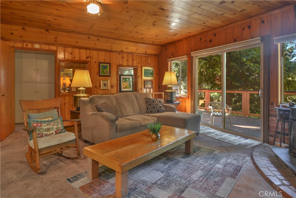 21962 Elliot Road Cedarpines Park, CA 92322 - Photo 16 of 37 Family Room