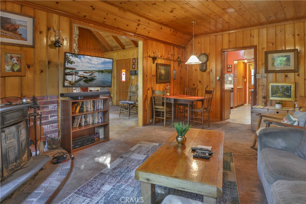 21962 Elliot Road Cedarpines Park, CA 92322 - Photo 18 of 37 Family Room