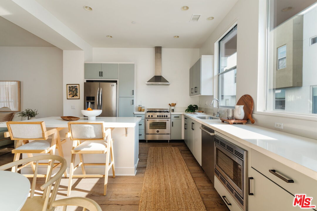 2211 Polyscope Place Los Angeles, CA 90026 - Photo 13 of 36