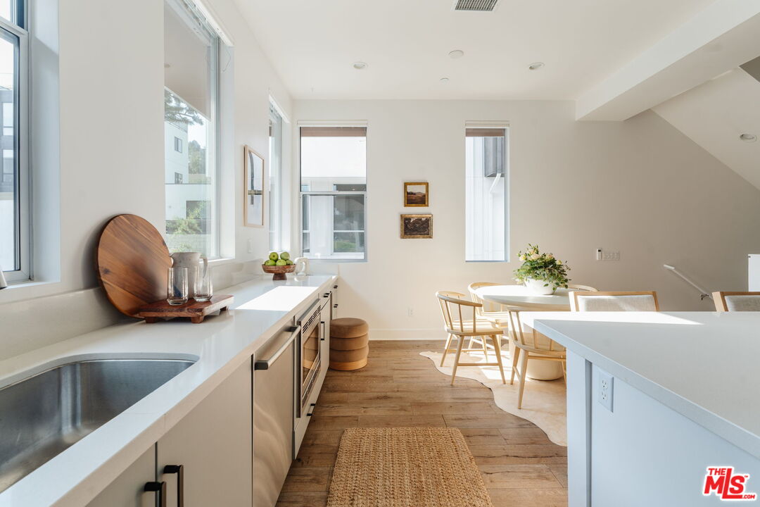 2211 Polyscope Place Los Angeles, CA 90026 - Photo 14 of 36