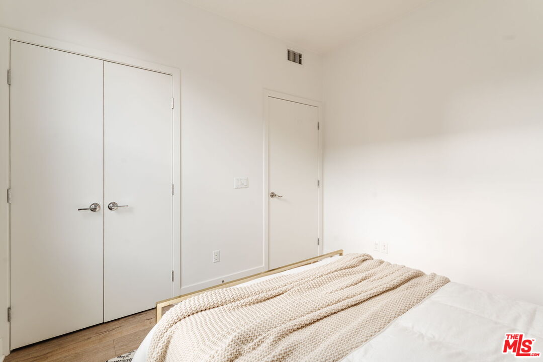 2211 Polyscope Place Los Angeles, CA 90026 - Photo 24 of 36