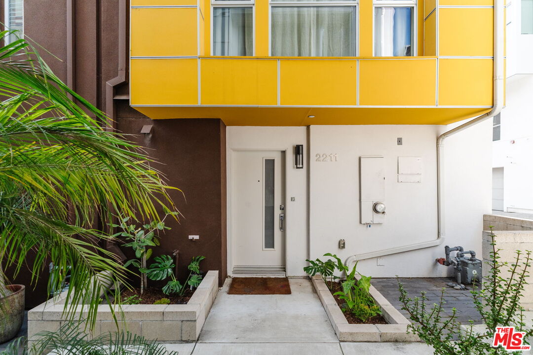 2211 Polyscope Place Los Angeles, CA 90026 - Photo 4 of 36