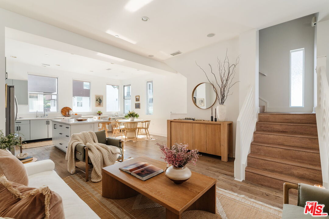 2211 Polyscope Place Los Angeles, CA 90026 - Photo 5 of 36