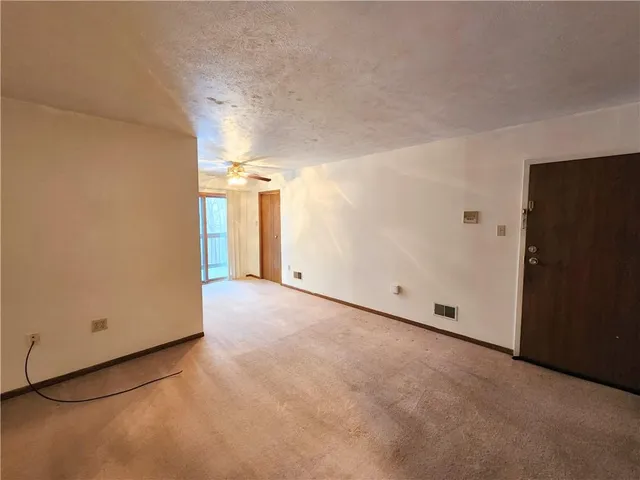 $795 | 599 Highland Place, Unit 2, Pittsburgh, PA 15202