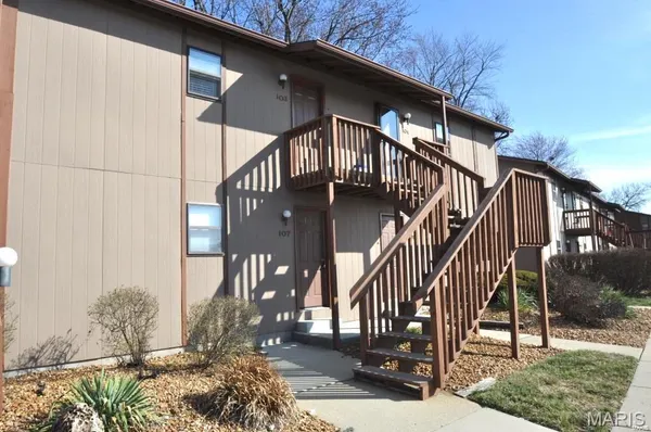 $850 | 109 Ashley Drive, Fairview Heights, IL 62208