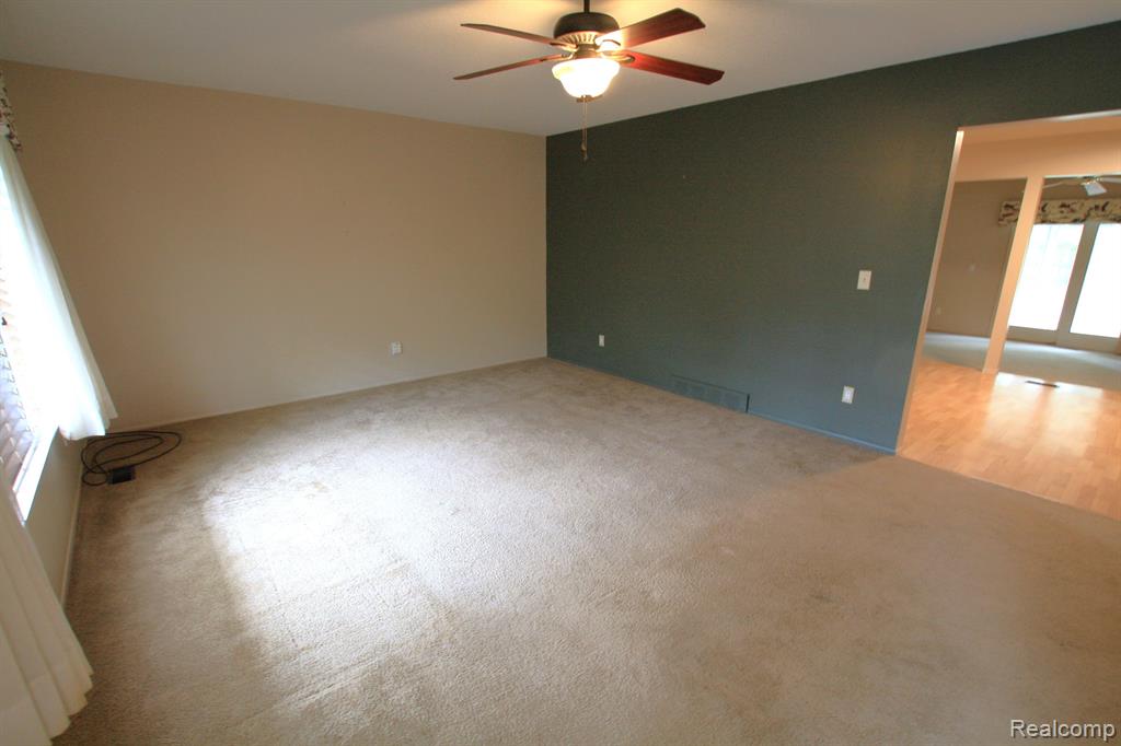 320 Holland Road Flushing, MI 48433 - Photo 4 of 25
