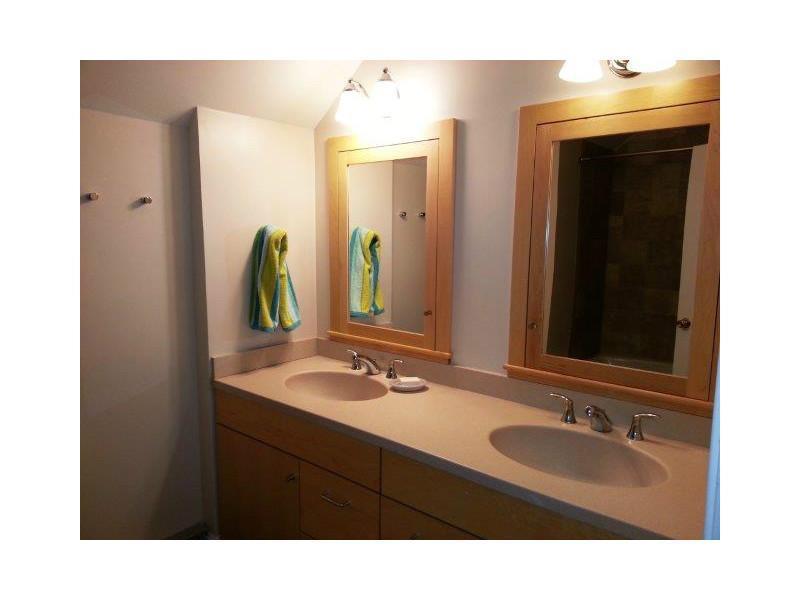 459 Ledge Road Yarmouth, ME 04096 - Photo 17 of 27 Bathroom.