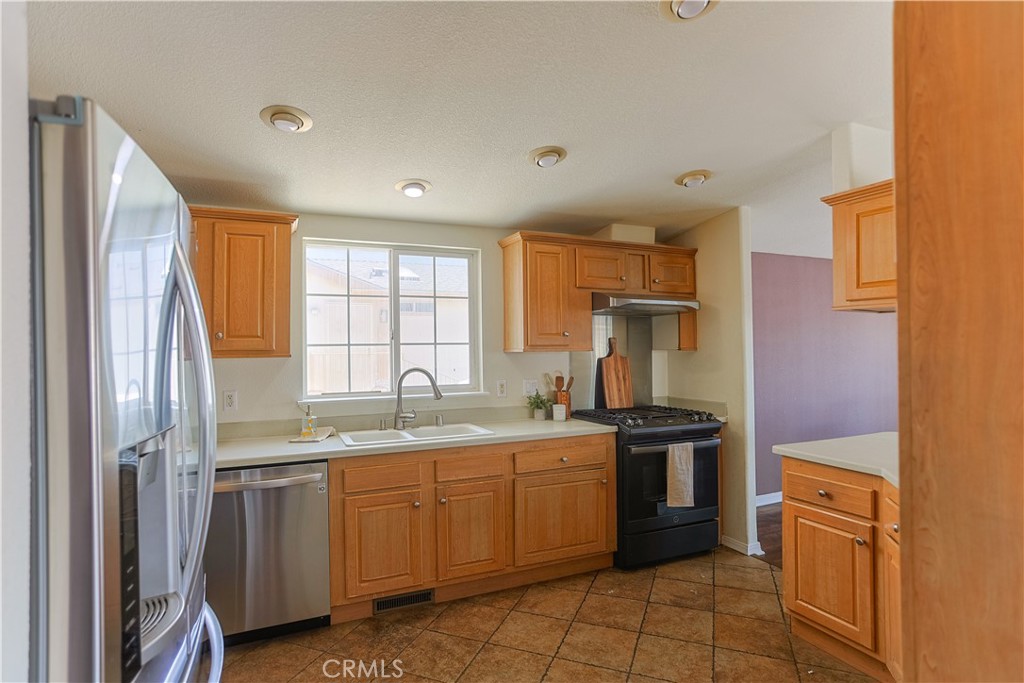 23301 Ridge Rte Drive, Unit 207 Laguna Hills, CA 92653 - Photo 8 of 39