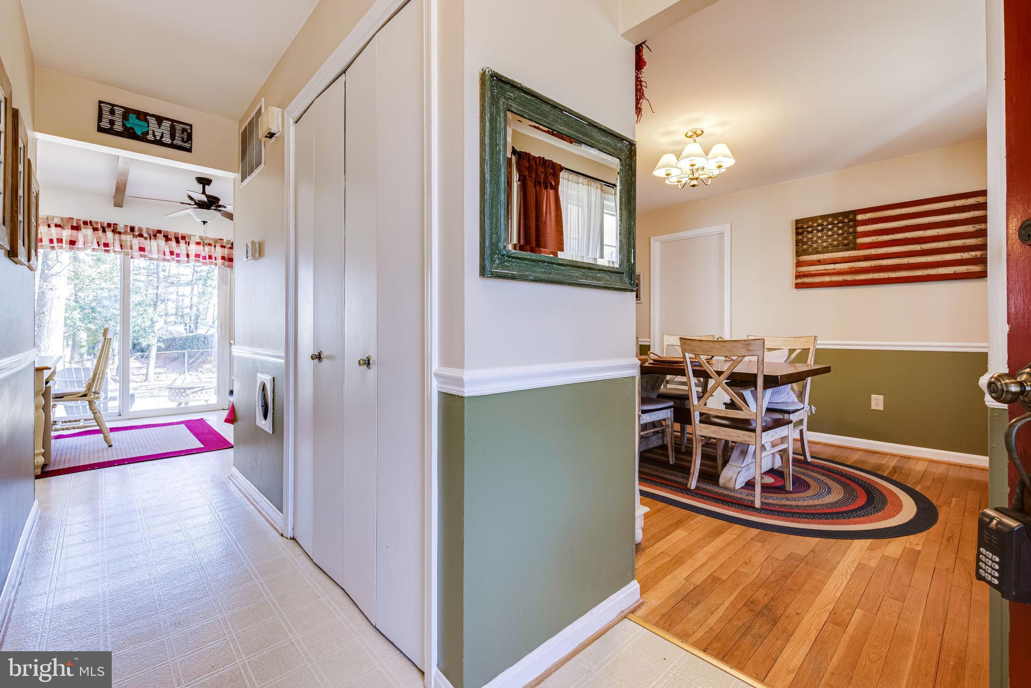 6903 Huntsman Boulevard Springfield, VA 22153 - Photo 3 of 34 Interior View