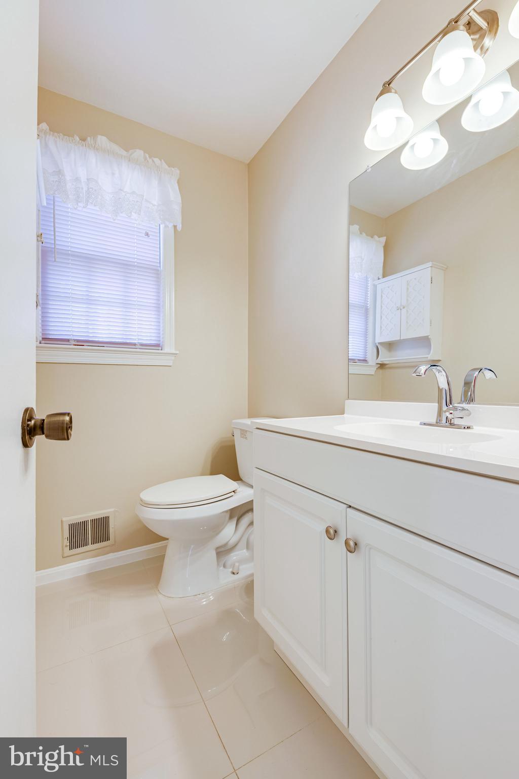6903 Huntsman Boulevard Springfield, VA 22153 - Photo 21 of 34 Master Bathroom