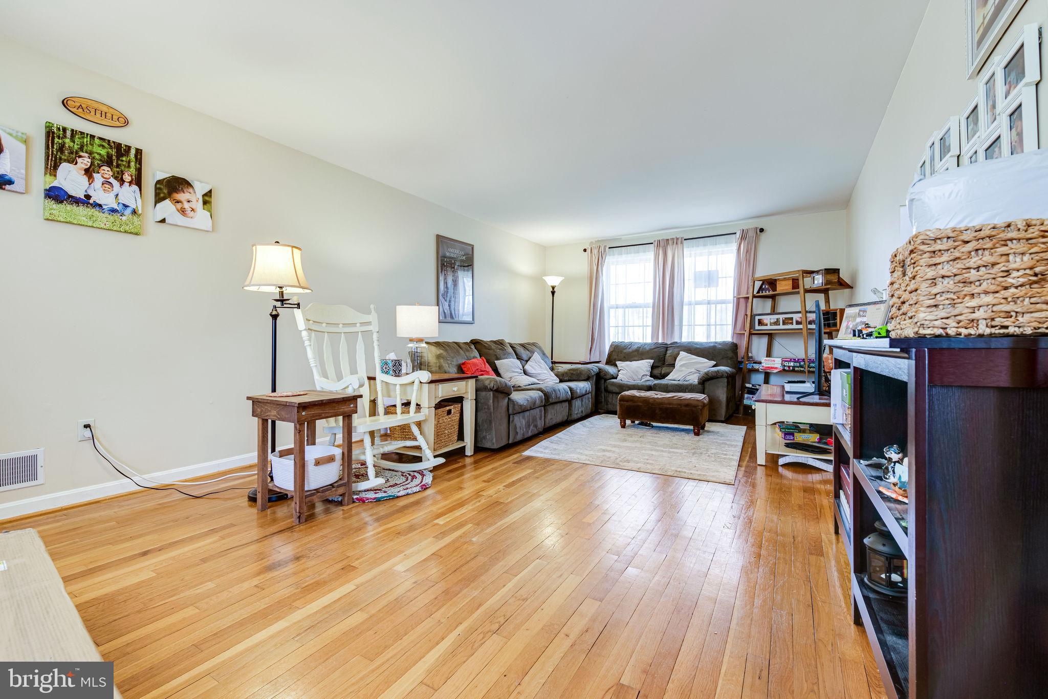 6903 Huntsman Boulevard Springfield, VA 22153 - Photo 4 of 34 Large Family Room