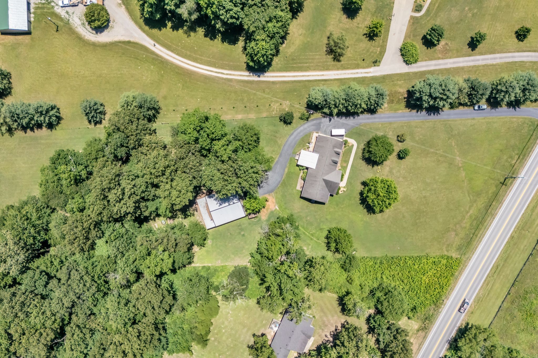 4111 Highway 49 Springfield, TN 37172 - Photo 44 of 46 an aerial view of a swimming pool