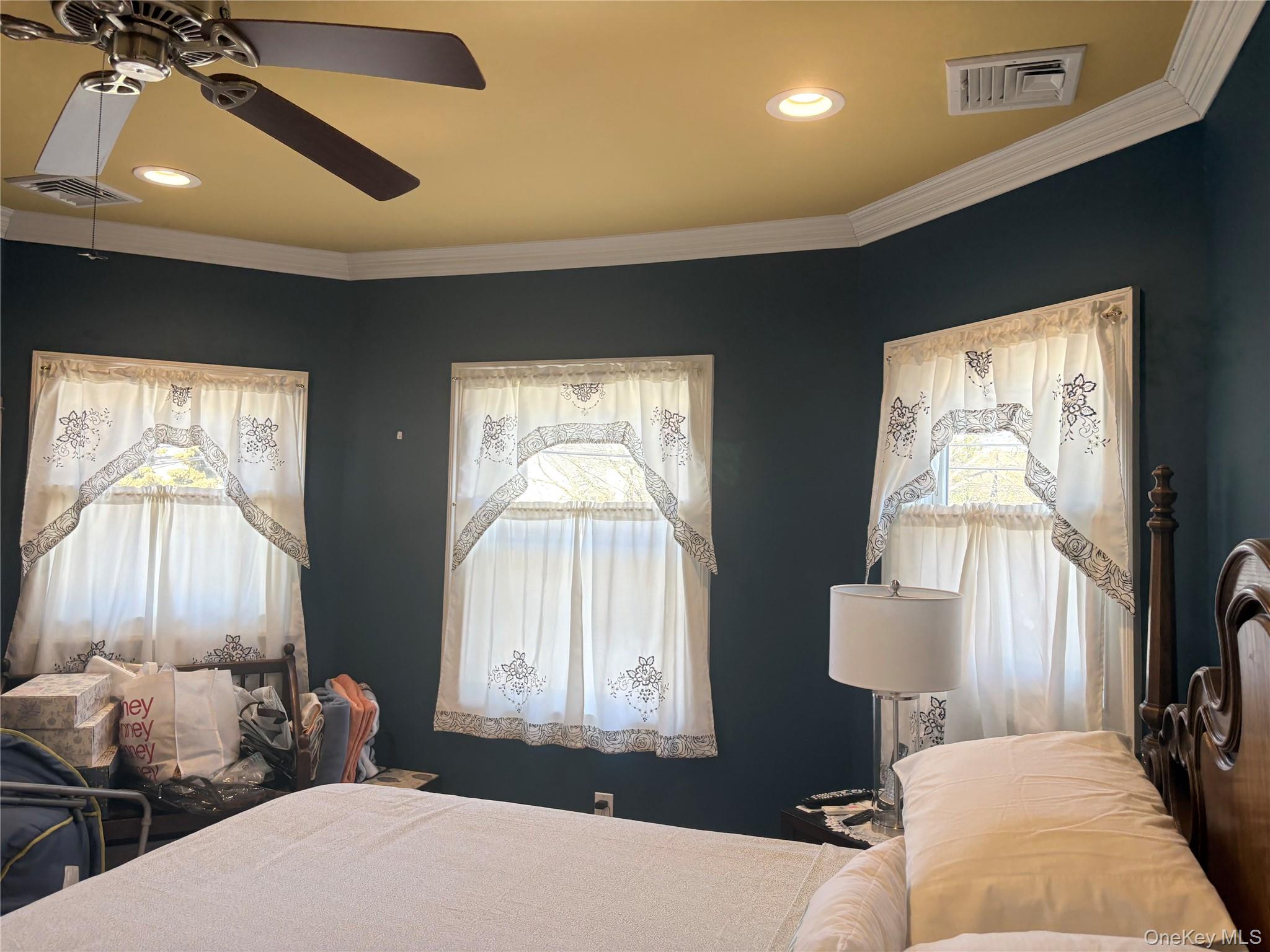 25 Rutland Road Freeport, NY 11520 - Photo 11 of 30