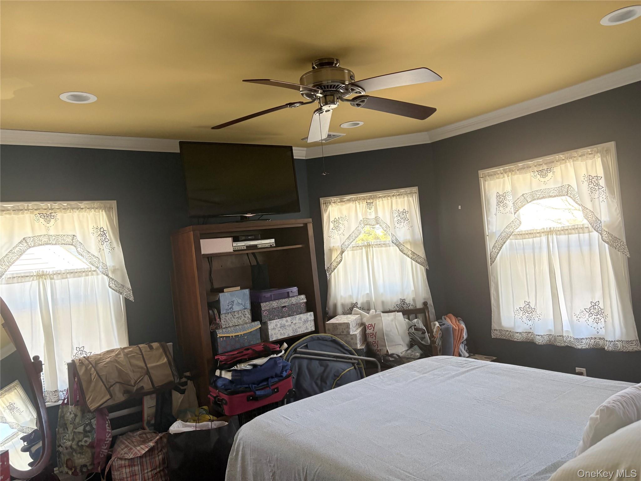 25 Rutland Road Freeport, NY 11520 - Photo 12 of 30