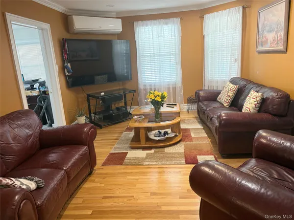 $799,990 | 25 Rutland Road, Freeport, NY 11520