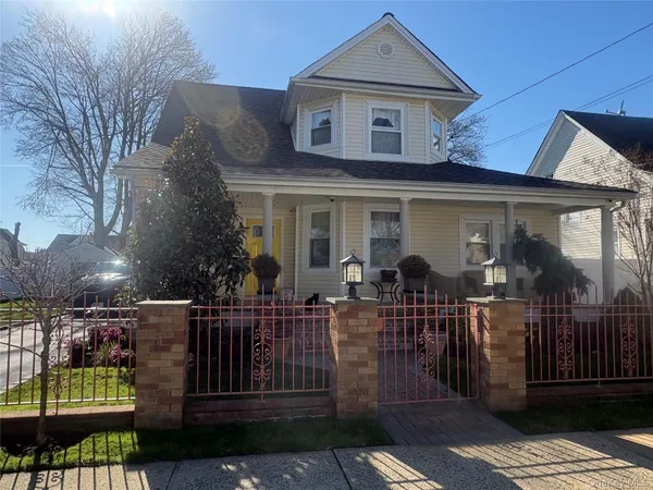 $799,990 | 25 Rutland Road, Freeport, NY 11520