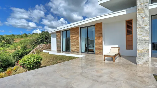 a view of a pathway both side of building