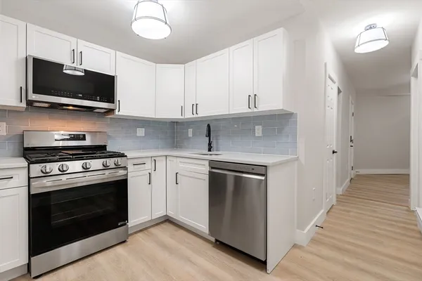 $4,300 | 17 M Street, Unit G, Boston, MA 02127