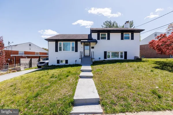 $3,690 | 5911 15th Avenue, Hyattsville, MD 20782