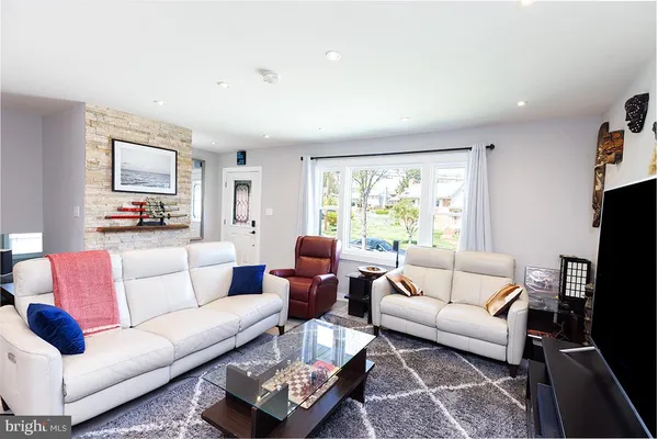 $3,690 | 5911 15th Avenue, Hyattsville, MD 20782