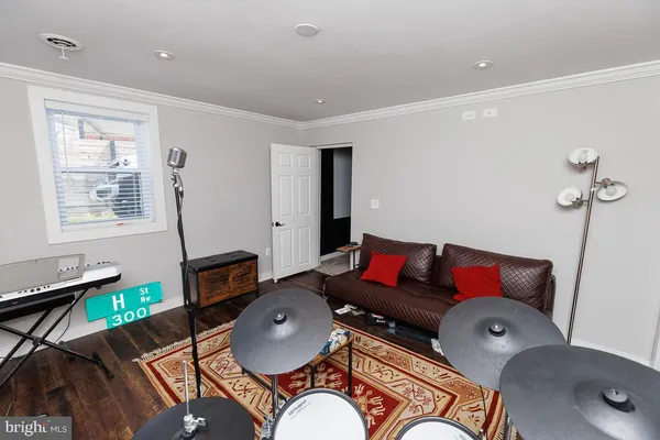 $3,690 | 5911 15th Avenue, Hyattsville, MD 20782