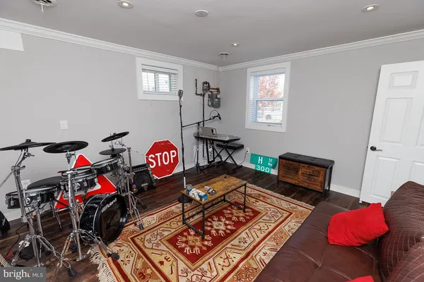 $3,690 | 5911 15th Avenue, Hyattsville, MD 20782