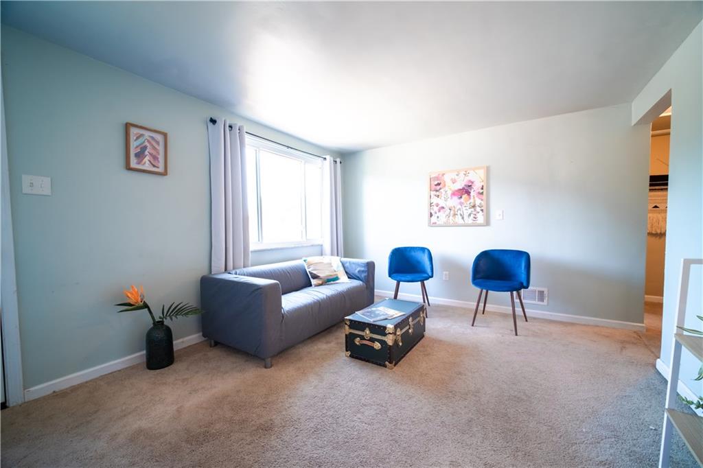 436 Pearce Road Pittsburgh, PA 15234 - Photo 2 of 20