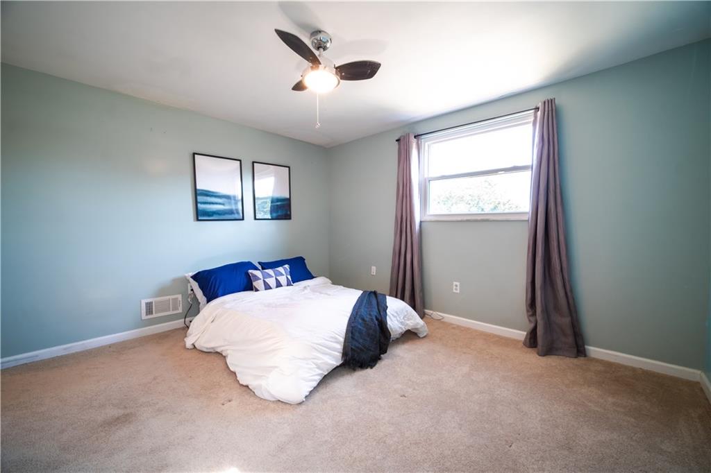 436 Pearce Road Pittsburgh, PA 15234 - Photo 12 of 20