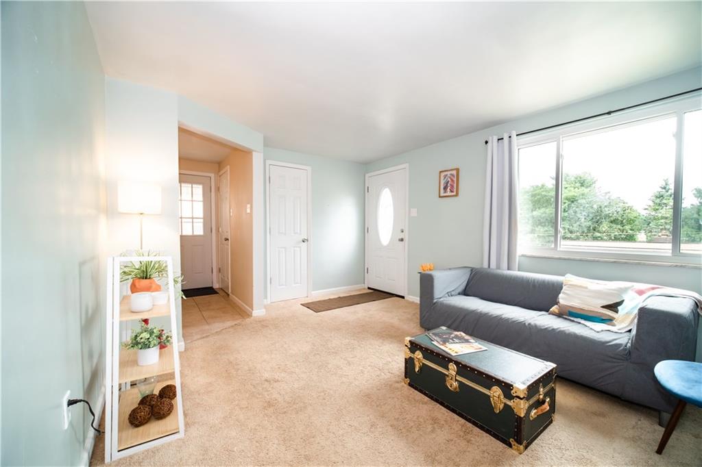 436 Pearce Road Pittsburgh, PA 15234 - Photo 4 of 20