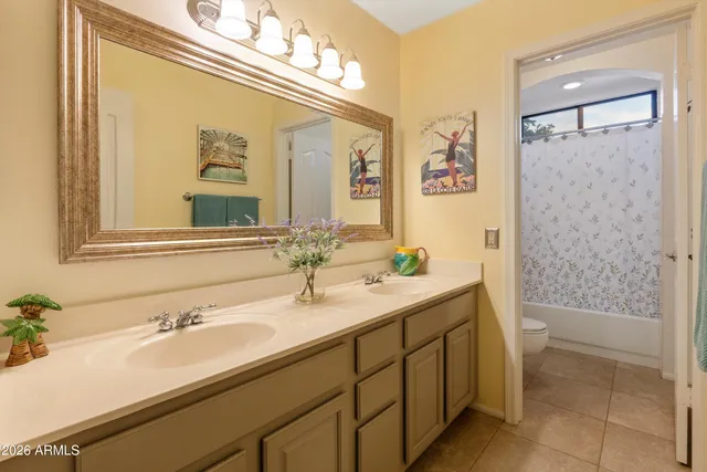 $775,000 | 437 South Port Drive, Gilbert, AZ 85233