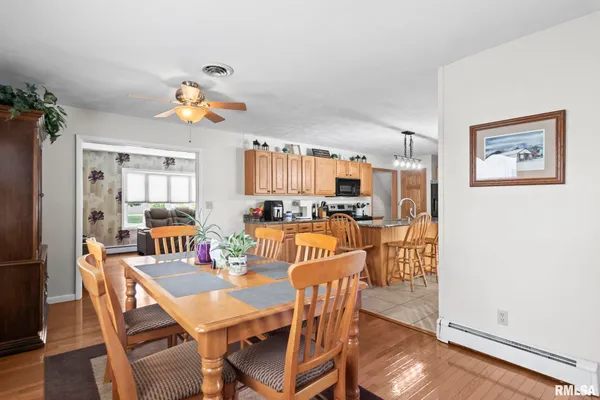 $369,900 | 729 Kenton Boulevard, Taylorville, IL 62568