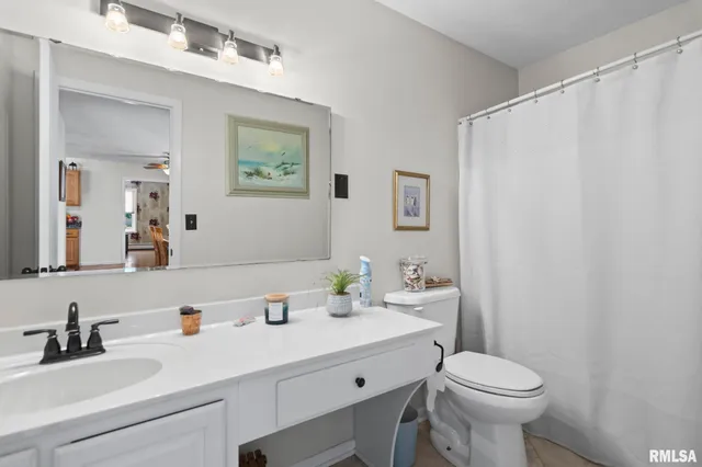 $385,000 | 729 Kenton Boulevard, Taylorville, IL 62568